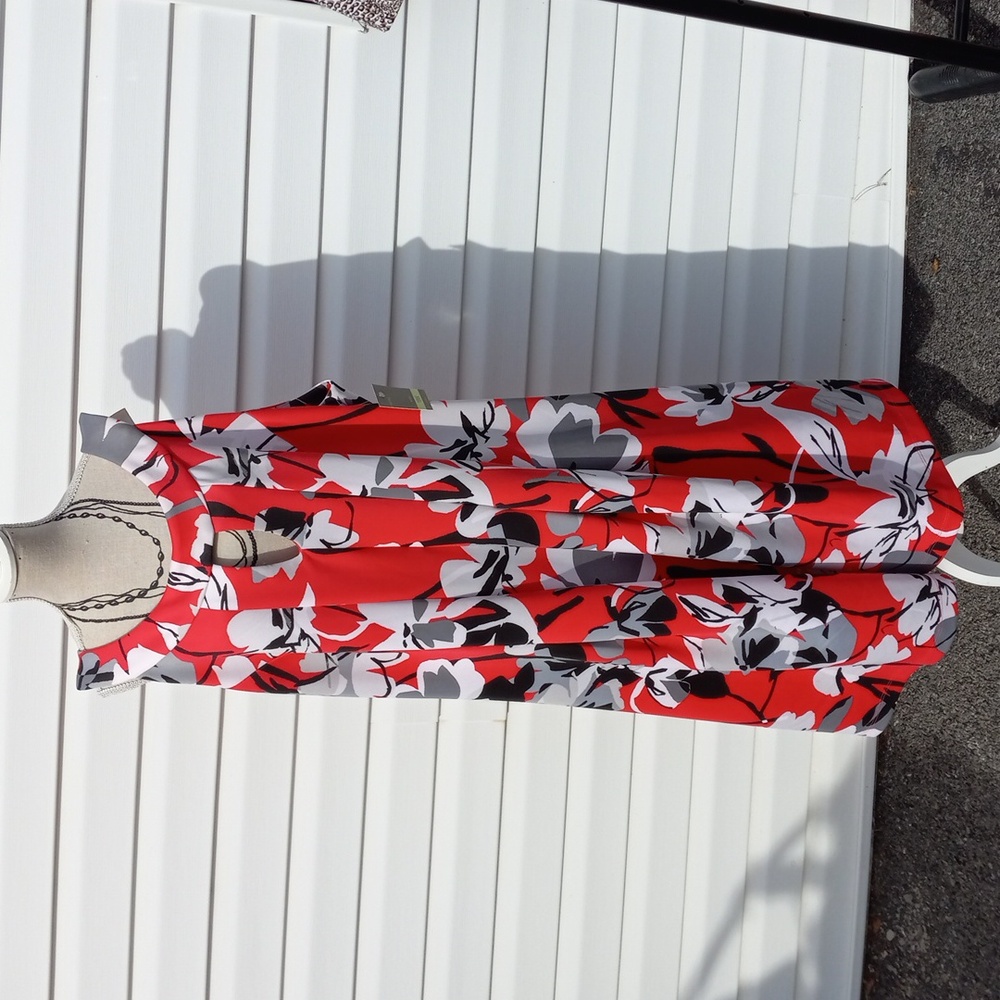 Floral Pink,Black,White&Grey Keyhole Front, Zip Back Women's Dress With Pockets